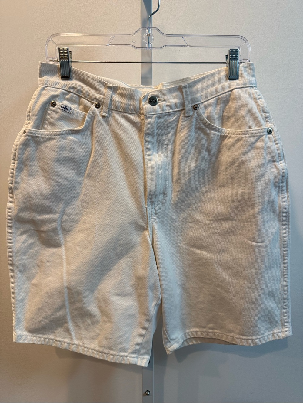 Vintage Chic White Flat-Front Denim Shorts Bermudas Mom Made USA Women Size 16